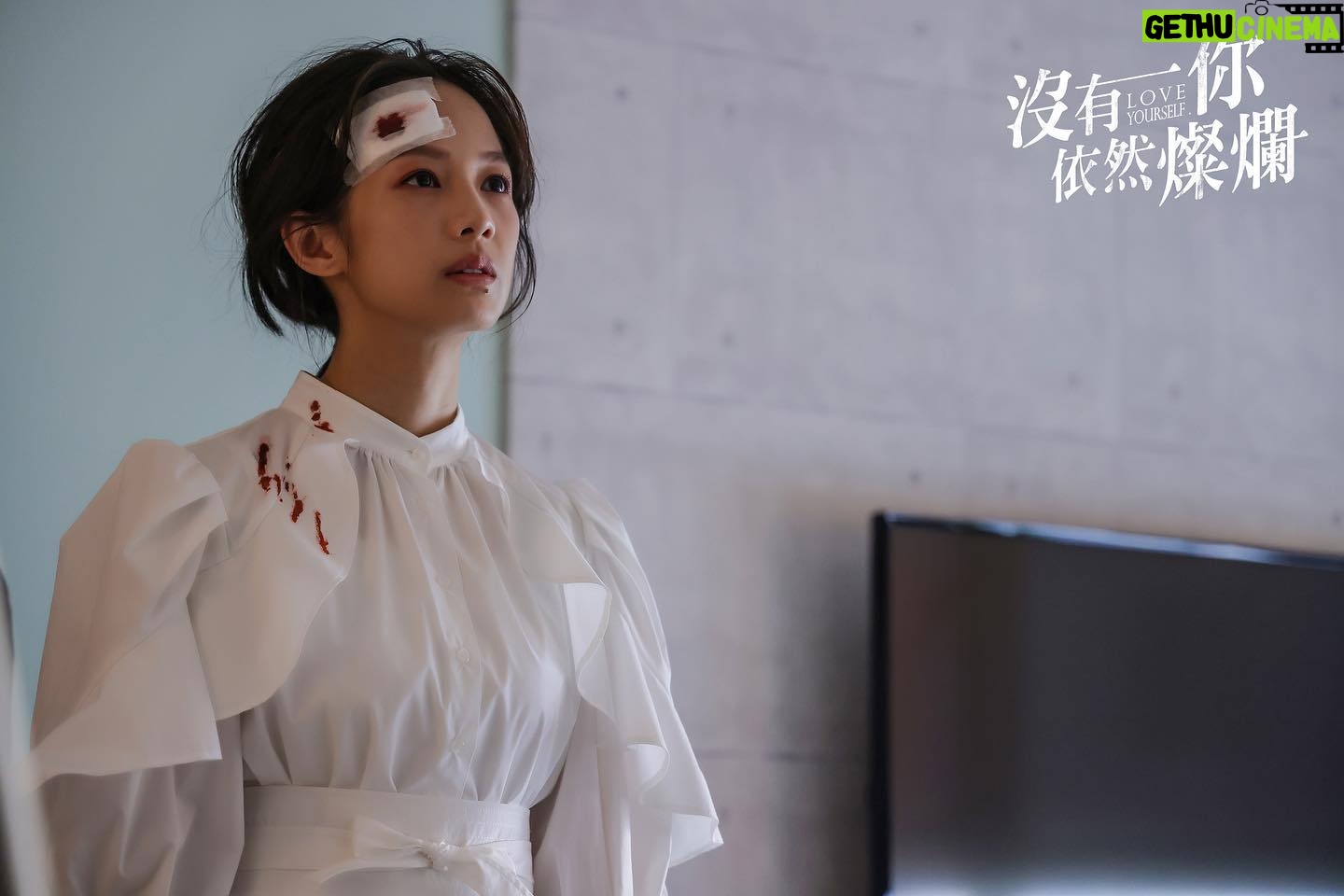Jian Man-shu - 3.4K Likes - 9/3 就是今晚!
《沒有你依然燦爛》
𝟴點 東森戲劇 𝟰𝟬頻道 首播
𝟭𝟬點 𝙏𝙑𝘽𝙎歡樂台 𝟰𝟮頻道
12點 Line TV
請務必準時收看我變身江以晴氣噗噗罵人🤬🤬🤬🤬
1.沒想到你文筆滿好的嘛,誰幫你寫的?
2.好啦,畢業快樂啦,所以你之後不再需要買文具了是嗎?這樣我的店就倒閉了。
3.就叫你開車要專心,不要邊吃薯條,番茄醬都沾到身上了啦!
4.阿勒,是婚禮變喪禮喔⋯⋯
5.哈囉有人在家嗎?我們不是有約?
6.到底!!
7.好累喔,休息放空一下。
8.這三*?手機幹嘛用密封袋裝起來,這種東西是有需要保鮮嗎…
