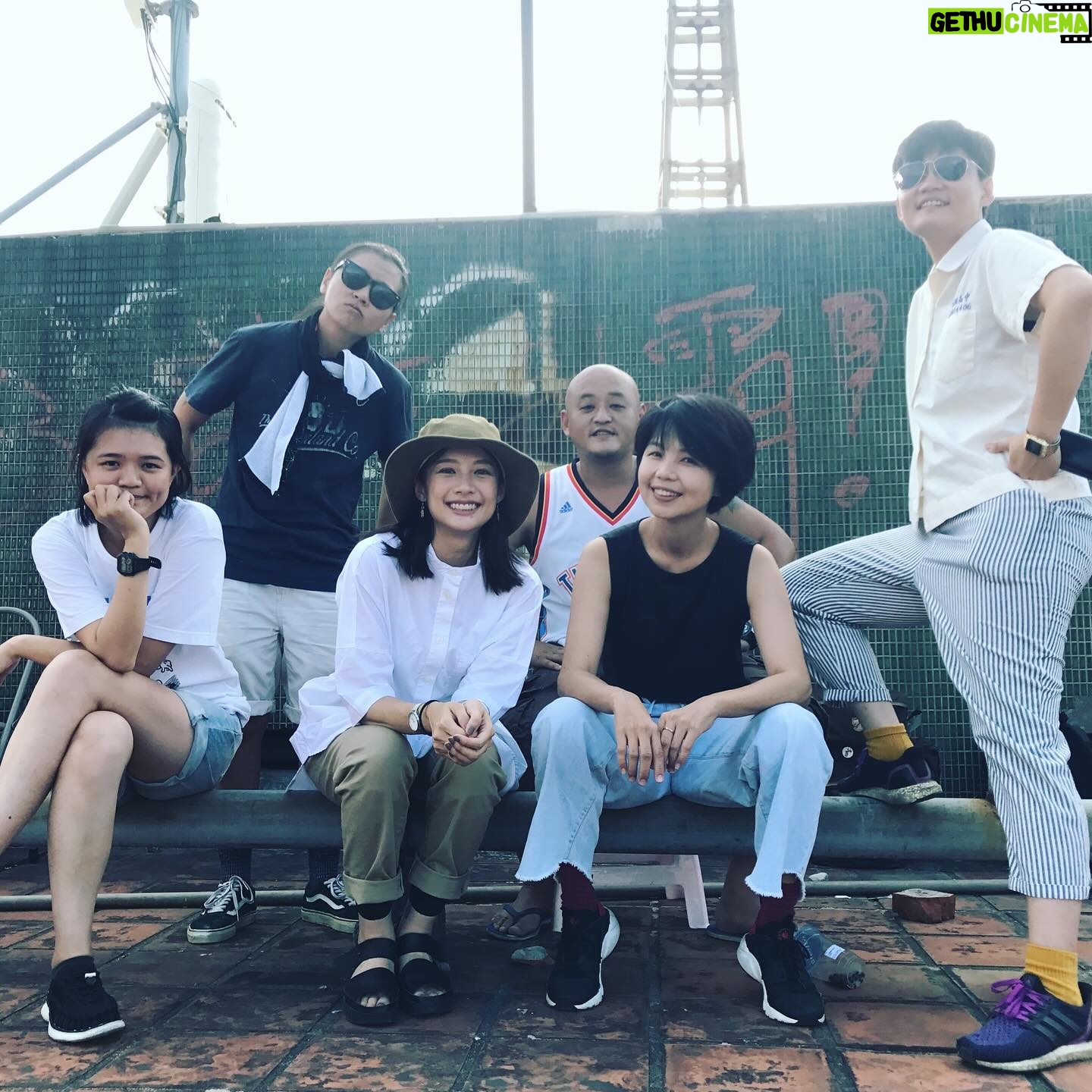 Jian Man-shu - 22.2K Likes - 又美又帥氣就是妳。
妳的慧眼,豐富了我這13年的時光。是妳的引領,使我成為一位時時刻刻都充滿感激之心的演員。
2010年3月的那場雨,至今仍滋潤著我的心。
#那年雨不停國