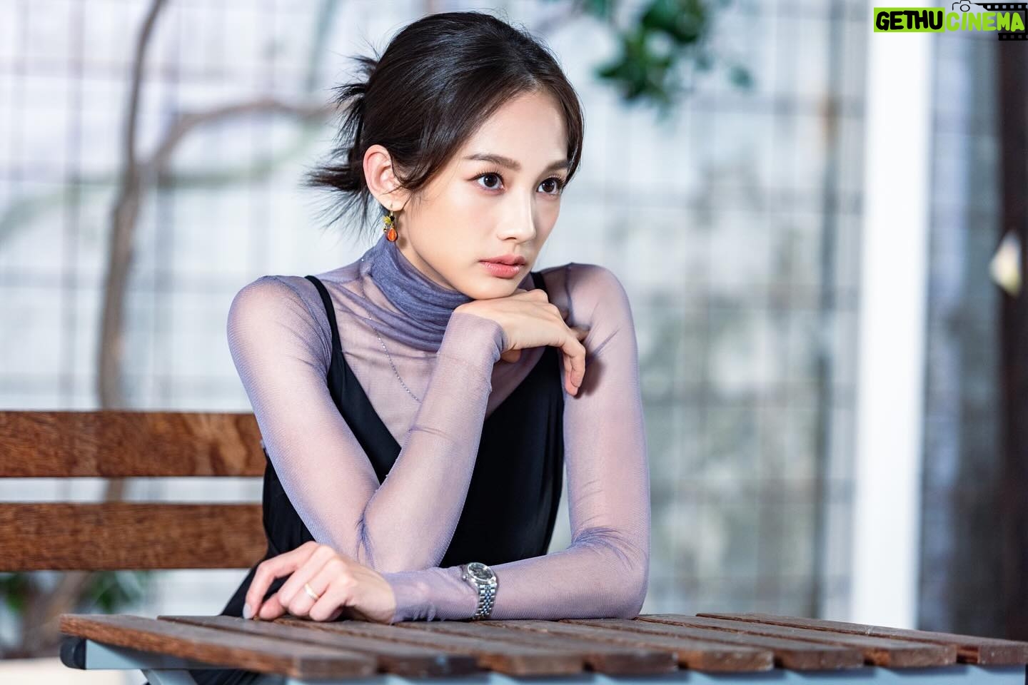 Jian Man-shu - 3.8K Likes - 💜
在一個一直想把你改造成別人的世界裡做你自己,是最偉大的成就。
To be yourself in a world that is constantly trying to make you something else is the greatest accomplishment.
——— Ralph Waldo Emerson
#沒有你依然燦爛 #江以晴 #做你自己
照片|中國時報提供
攝影|羅永銘
MAKEUP|@backstage_aga
HAIRSTYLE|@driven.by @ajae_yt
CLOTHING|@kew_studio_tw