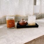 Jian Man-shu Instagram - 🧡口腹滿足的上午。 聽說是泰奶界天花板，加上跟住的地方有點距離，於是一次點了兩杯，都喜歡。這家豬腳飯要是開在我家隔壁，隆哥應該可以一週去吃五回，我三回。 #khirithaitea #naiekrollnoodle