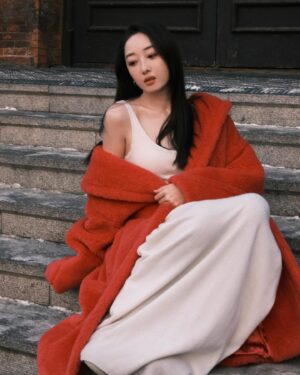 Jiang Mengjie Instagram - 祝大家新年快乐！happy new year！🎉🎊🍾🎆🎊🎉