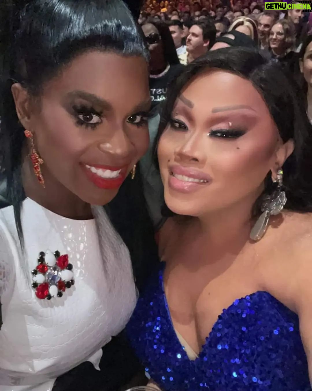 Jiggly Caliente Instagram - This woman has helped shaped this doll as well. We barely get to see each other. The last time was when I was in her city of Houston Texas during the airing of my season on all stars. But she's always checking on me better than I do with her. I can tell she's proud. I couldn't take the Brooks name to the top four like @mistressisabellebrooks . But least now I'm a judge on the franchise. I love you💕 @chevellebrooks . I'm glad we got a time to cheer on family together. 💖❤️💖 . And damn we look great. My dress is by @angelayalacouture My unit is from @shopwillbeauty styled by dawta @junejambalaya Jewelry @ampedaccessories Nails @clawsstudio.ph Skincare @liftclinicph