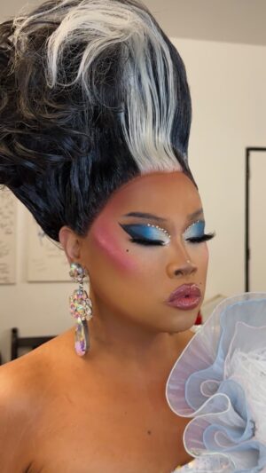 Jiggly Caliente Instagram - Makeup by yours truly for @jigglycalienteofficial on tonight’s new episode of @dragraceph S2! 🏳️‍⚧️✨#DragRacePH @liftclinicph 🤍

Using @onesize @kimchichicbeauty @anastasiabeverlyhills 💘