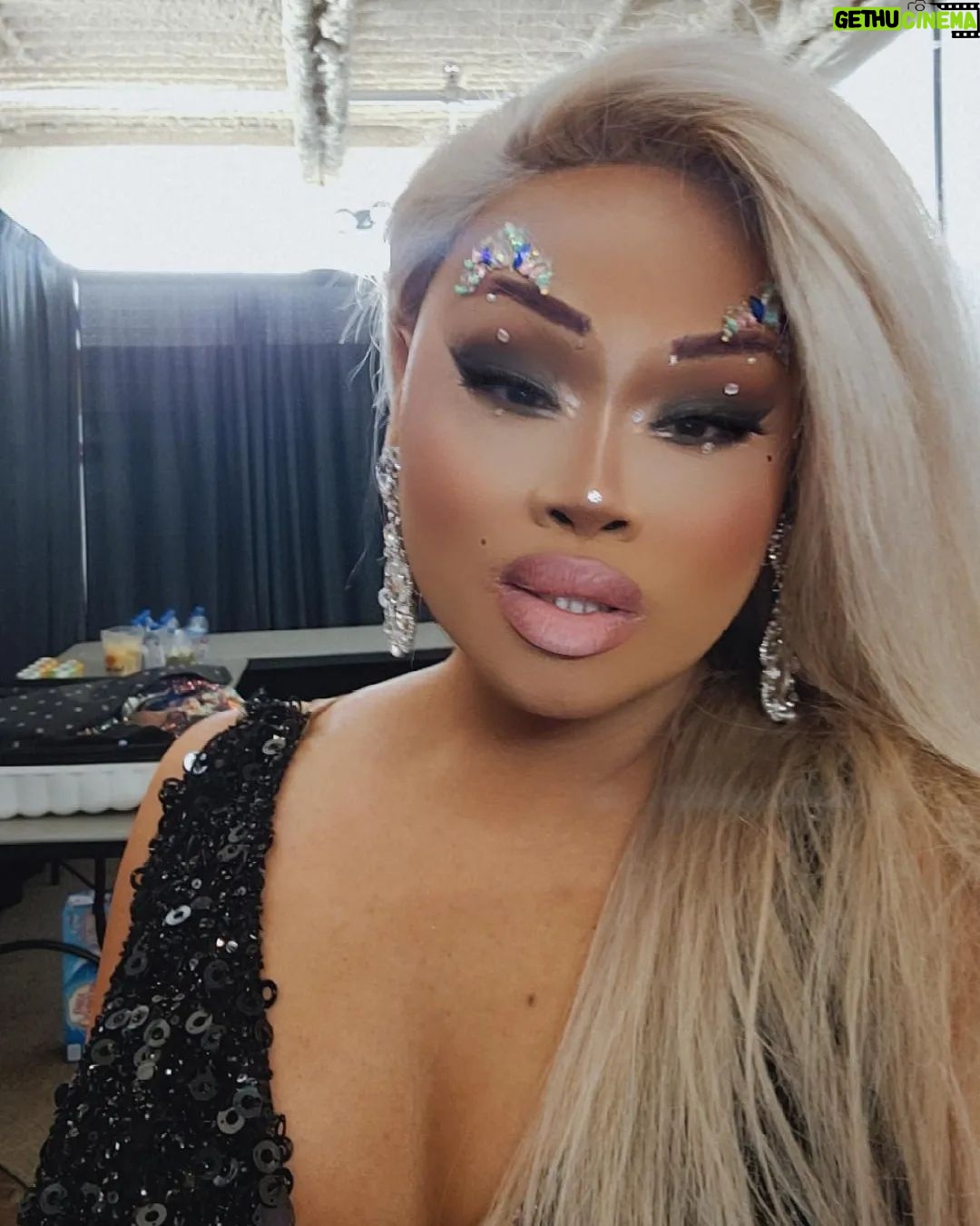 Jiggly Caliente Instagram - Doll Tingz Custom unit @deetrannybear 👗@angelayalacouture Mug by yours truly. #jigglycaliente #pride #transisbeautiful #pinayexcellence