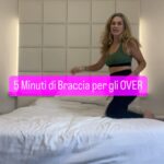 Jill Cooper Instagram - 5 min di braccia per gli over ❤️🙏🏼Buona Pasqua a tutti #festa #pasqua #jillcooper #love yourbody