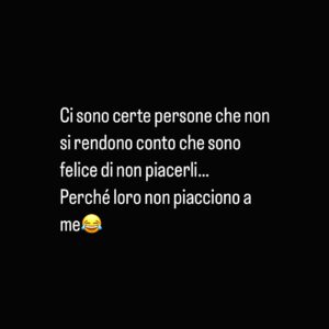 Jill Cooper Instagram - Mia nonna mi diceva “farti giudicare non per le amicizie che tieni ma per coloro che ti reputano un nemico”
✅ Vado fiera dei miei haters 
✅ Vanto i miei traditori 
✅ una medaglia tutti coloro che bisbigliano dietro le mie spalle
☀️ Perché la realtà è non vorrei mai averti come amico… in pratica mi hai fatto un favore facendoti vedere per quello che sei😂😂
❤️dammi un ❤️ se sei d’accordo

#love #selflove #hope #worth #iloveme #selfworth #selfie #fyp #viral