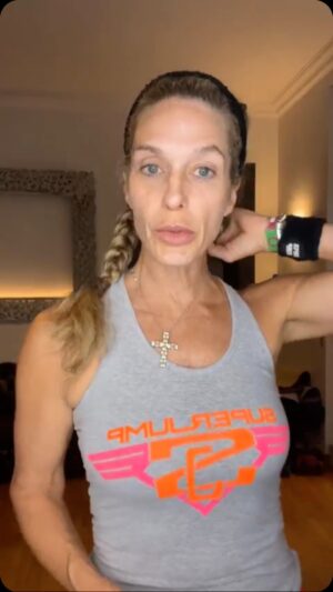 Jill Cooper Instagram - 5 minuti di Face gym
Nuovo challenge Face Gym
Day 1 di 14
✅Olio di Rosa Mosqueta
✅Led light Maschera
✅ Dermaroller
✅ Bava di Lumaca
✅ Skin Renew
✅Regenerage
✅ Siero Acido Ialuronico 
www.jillcooper.it

Se non vuoi perdere uno dei miei Live Clicca sulle notifiche delle mie Dirette