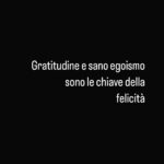 Jill Cooper Instagram – Non sei felice?
✅Gratitudine e sano egoismo 
sono le chiave della
felicità
1️⃣ Scrivi 10 cose per cui sei grato
2️⃣ Non li trovi? 🚨🙀che ne dici di acqua corrente? telefono? una macchina? vivere in un paese in pace?
3️⃣Difenditi i tuoi pensieri e persona
👉la vita é una figata❤️❤️

#jillcooper #jill #hope #fun@#love #peace #gratitude #fyp