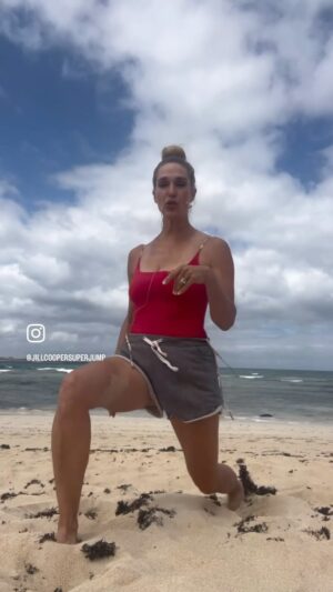 Jill Cooper Instagram - 5 minuti di Gambe 
✅ costanza 
✅ tone
✅ potenzia

#fit  #fitnessmotivation #jillcooper #nowjillcooper