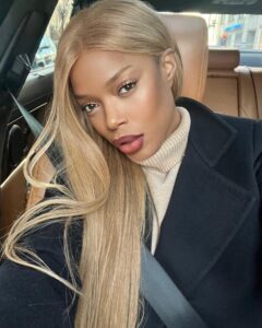 Jill Marie Jones Instagram - UPDATE: Battery on 100% Be Careful!!!! 👀💦😜 #JMJinTHECHI ♥️ #BlondeBianca #MyBlondeEra