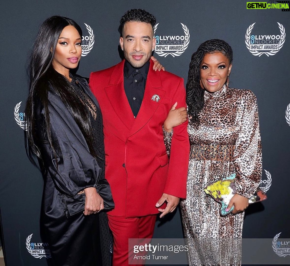 Jill Marie Jones Instagram - I don’t get out much but I definitely had to shine it up and go support my friend (and brother) @theonlyjasonlee at The @hollywoodunlocked Impact Awards✨✨✨ What an INCREDIBLE star studded night!!! @tiffanyhaddish You KILLED it (as the host)!!! And along with many friends I haven’t seen in awhile… I also ran into this beauty to the right… my #GIRLFRIENDS Sis @yvettenicolebrown #TheChildsSisters ♥️ What a night!!! xo