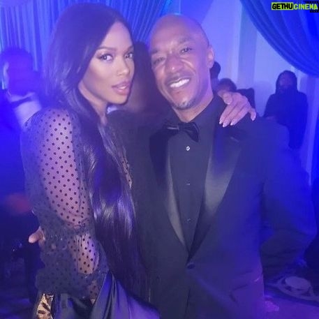 Jill Marie Jones Instagram - I don’t get out much but I definitely had to shine it up and go support my friend (and brother) @theonlyjasonlee at The @hollywoodunlocked Impact Awards✨✨✨ What an INCREDIBLE star studded night!!! @tiffanyhaddish You KILLED it (as the host)!!! And along with many friends I haven’t seen in awhile… I also ran into this beauty to the right… my #GIRLFRIENDS Sis @yvettenicolebrown #TheChildsSisters ♥️ What a night!!! xo