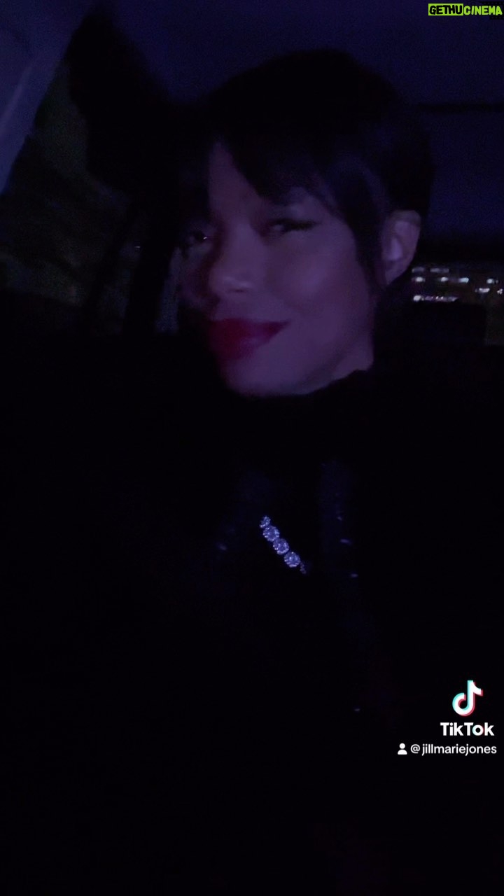 Jill Marie Jones Instagram - Unfortunately (sometimes) you have to RE-MIND certain folks (respectfully) of who the β**%Kβ you are. The cool thing about that is (at least for me), is thatβ¦. they get to be re-introduced. And I LOVE an INTRODUCTION!!! ππβ₯οΈπ€ #BELIEVEinYOU #betonYOU #KnowYOURWORTH #LOVEisPARAMOUNT #KINDNESSisKEY ~ jmj π