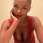 Jill Marie Jones Instagram - I think I’m gonna call this series… “Wig Cap’in w/ a side of Crunchies” LOL!!! 😜 Happy Hump Day ♥️