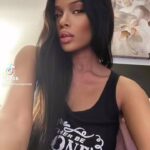 Jill Marie Jones Instagram - Morning Glory💋