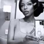 Jill Marie Jones Instagram - SEASON 7… Let’s Goooooooooooo!!!! 🔥🔥🔥♥️ #Thankful F*%King #Grateful 🤘🏾 #BIANCA 💋 @ShoTheChi @showtime @ParamountPlus @Hillmangrad @LenaWaithe I’m telling you… I am many things… a liar, I am not. THE CHI is bringing EXPLOSIVE HEAT!!! That heat where you can’t look away because it’s just that good. What’s airing right now, Season 6 Part 2… and what’s currently cooking for Season 7… 🤯🔥💣🧨 Get caught up 💋