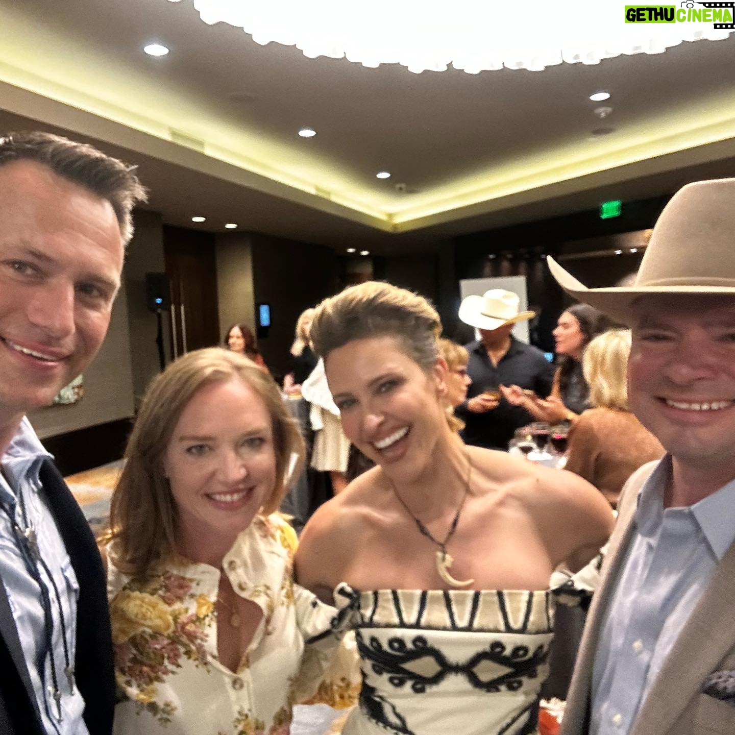 Jill Wagner Instagram - Amazing night in Dallas with old friends and new supporting @sofwarriorfnd !