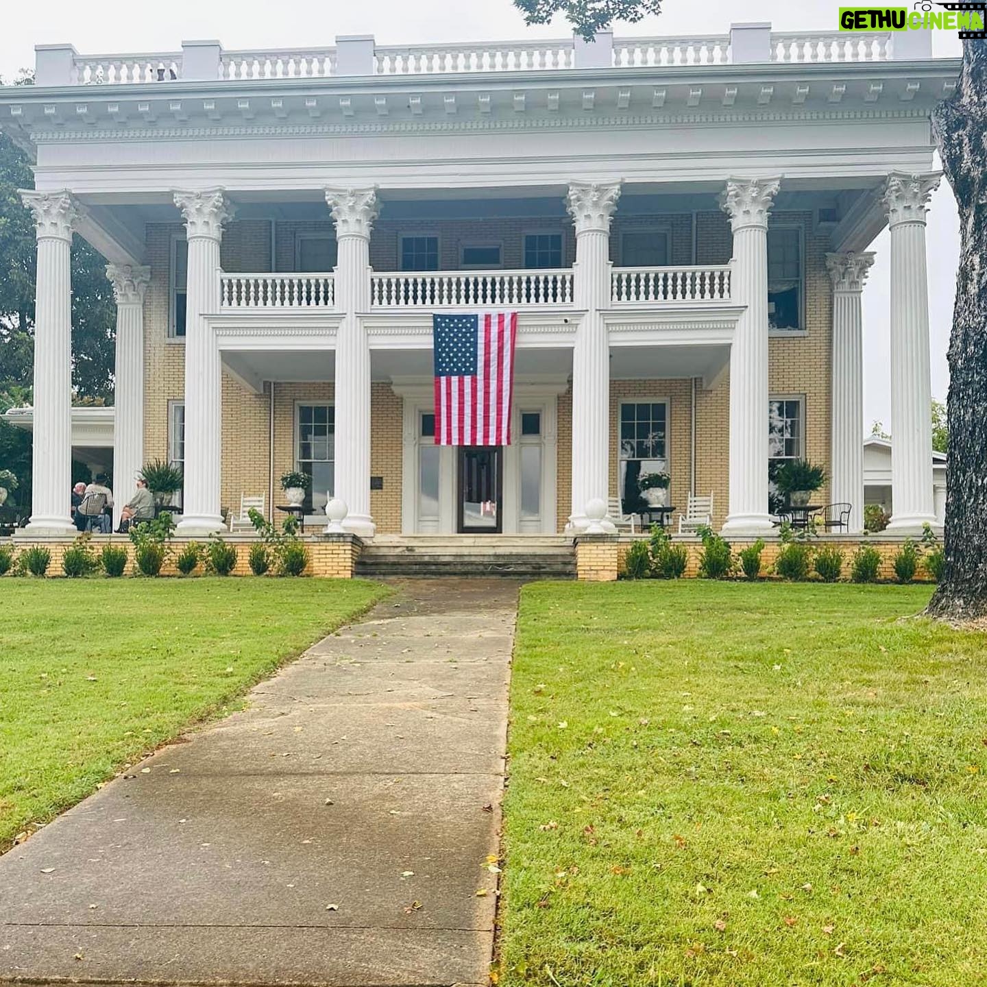 Jill Wagner Instagram - Thank you @pennington.home for making the farm look so good for the #patrioticpick ! Love you Adam !