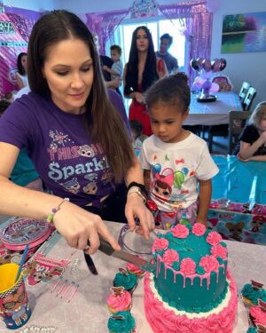 Jillian Faye Hall Instagram - Yesterday, my baby girl turned 4!! Thank you to everyone that came and celebrated with us. She felt so loved 🥰!! Special shout out to my decoration crew❤️❤️❤️.. It was beautiful and fun🎉🎈❤️ #birthdaygirl #4yearsold #happybirthday #LOL #lolparty #violet #bouncehouse #birthdaycake #LOLcake