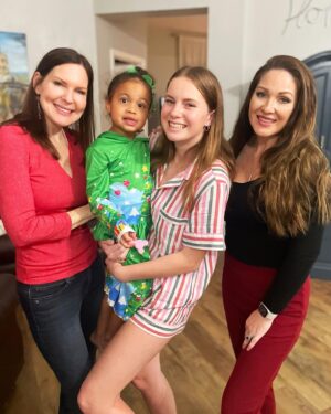 Jillian Faye Hall Instagram - Merry Christmas! ❤️💚 #floridachristmas #familytime #toddlersofinstagram #mommydaughter #2023 #merrychristmas