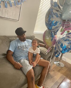 Jillian Faye Hall Instagram - My tiny baby turned 3 yesterday!!! Time is flying. 💜 #3yearsold #birthdaygirl #frozenbirthday