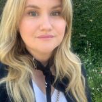 Jillian Bell Instagram - S🌻U🌻M🌻M🌻E🌻R