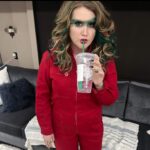 Jillian Bell Instagram - Thank you to everyone who watched Candy Cane Lane and Good Burger 2!!! 🎉🥳🎉🥳🎉🎄🍔🎄🍔❤️