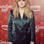 Jillian Bell Instagram - Candy Cane Lane premiere!!!! 🎄🎄🎄🎄🎄🎄🎄🎄🎄🎄 I’m really excited for you guys to see this one! It’s big and fun and family friendly and action-packed! Make sure to watch Dec. 1st on @primevideo and see this elf do some major damage… Hair: @robertlopezcut Makeup: @lizlash Stylist: @elkin @britelkin 💎: @effyjewelry & @efcollection