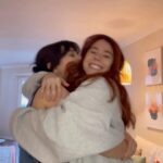 Jillian Rose Reed Instagram – Best friends who create together.. stick together ✌🏼I had SO much fun partnering with @sabai.design to decorate Stephanie’s new apartment! She was looking for a sustainable furniture brand, and I knew my friends at Sabai were just the girlies we needed 💕 Sabai offers sustainable pieces with an incredible buy back program so you can purchase new or secondhand! We’re so happy with how it turned out 😍 #gifted