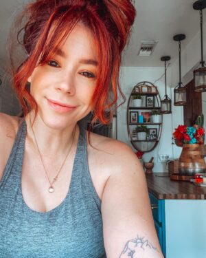 Jillian Rose Reed Instagram - She and the selfie camera are really vibing today ✌🏼