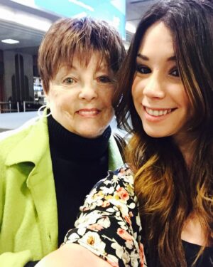 Jillian Rose Reed Instagram - Happy Mothers Day to my girl, by bestie for the restie, queen of the messy bun and the only person who I can talk to on the phone for hours AND who can explain taxes to me. She’s a superwoman 💪🏼💪🏼 momma, thank you for teaching me everything I know. thank you for teaching me what it means to be a woman. Thank you for holding me close, but always letting me fly.  I love you endlessly 💕 and happy heavenly Mother’s Day to my grandma. I miss you every moment of every day 💜 I hope you’re somewhere enjoying a Diet Coke and a packet of gummy worms 😜