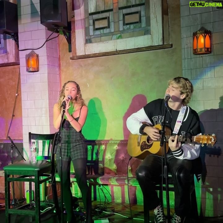 Jillian Shea Spaeder Instagram - played xy & my ep live for the first time last night!🥲 xy comes out in 11 hours ðŸ˜