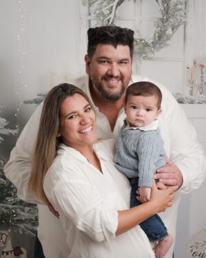 Jimena Píccolo Instagram - Atesorando momentos! 
Gracias @denisebarnfather.photography  por captar estas fotos!
Les juro que no puedo seleccionar algunas asique las voy a ir subiendo TODAS 

Primera navidad de Artemio 🎄