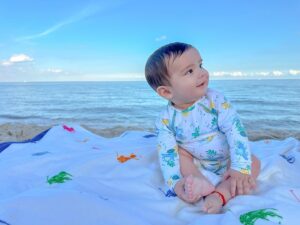 Jimena Píccolo Instagram - Ayer fue mi primer día de playa 🩵

Para viajar seguros y sin preocupaciones con un bebé es imprescindible tenes un buen seguro médico yo este año elegí @assist365ok y estando tranquila solo me dedico a disfrutar.

Gracias @may_ariadna  por ayudarme a decidirme y gestionarla
