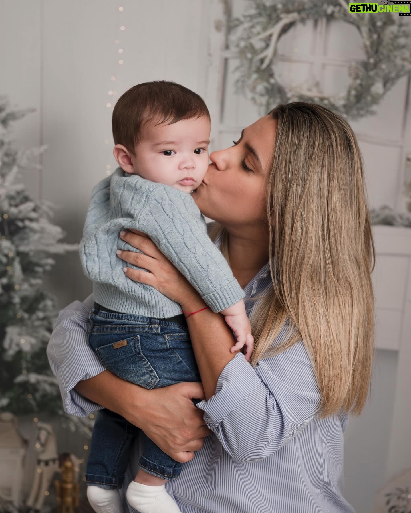 Jimena Píccolo - 1.5K Likes - Atesorando momentos!
Gracias @denisebarnfather.photography por captar estas fotos!
Les juro que no puedo seleccionar algunas asique las voy a ir subiendo TODAS
Primera navidad de Artemio 🎄
