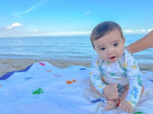Jimena Píccolo Instagram - Ayer fue mi primer día de playa 🩵

Para viajar seguros y sin preocupaciones con un bebé es imprescindible tenes un buen seguro médico yo este año elegí @assist365ok y estando tranquila solo me dedico a disfrutar.

Gracias @may_ariadna  por ayudarme a decidirme y gestionarla