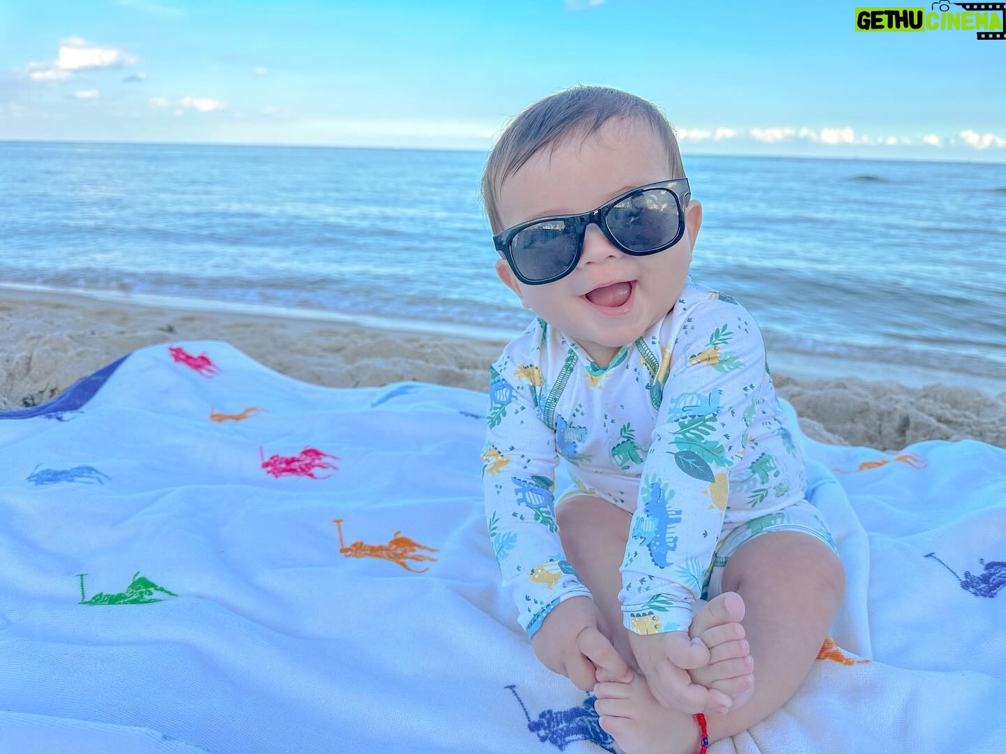 Jimena Píccolo - 1K Likes - Ayer fue mi primer día de playa 🩵
Para viajar seguros y sin preocupaciones con un bebé es imprescindible tenes un buen seguro médico yo este año elegí @assist365ok y estando tranquila solo me dedico a disfrutar.
Gracias @may_ariadna por ayudarme a decidirme y gestionarla