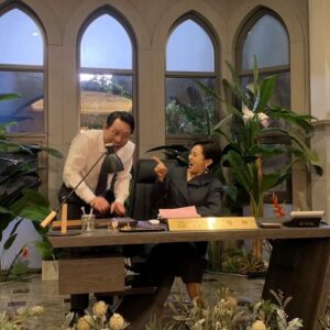 Jin Kyung Instagram - 아성영재학교 최고의 파트너 
교감선생님과 함께~🎶
죽이 척척! 
#멜랑꼴리아 #촬영장
