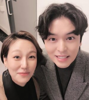 Jin Kyung Instagram - 고맙고 즐거웠던 삼광 식구들 안녕~
오늘 막방도 본방사수❤️
#오삼광빌라 #정민재 #마지막촬영날