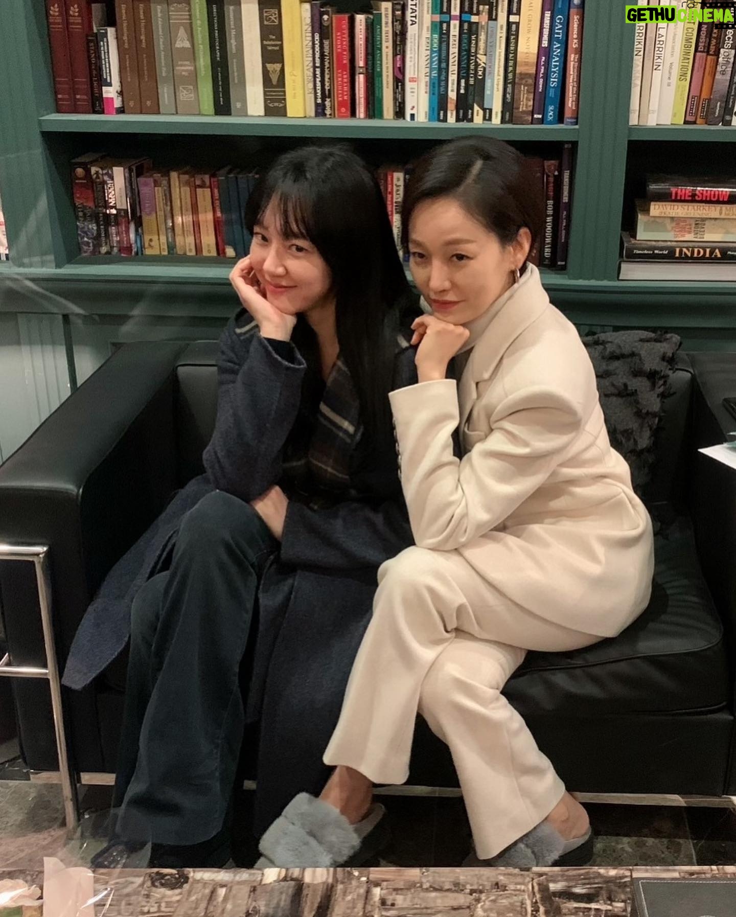 Jin Kyung - 9.1K Likes - 사실은 사이 좋은 우리 윤수랑 승유와 함께☺️ 오늘도 본방사수🌹
#멜랑꼴리아 #본방사수 #지윤수 #백승유 #노정아