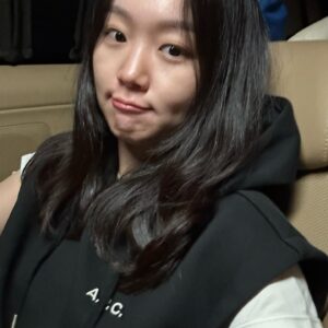 Jin Ki-joo Instagram - 벌써 목요일 퇴근
#볼륨을높여요 #스페셜디제이 #주디입니다