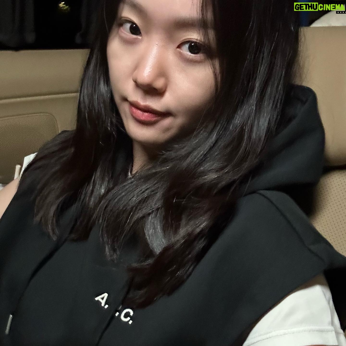 Jin Ki-joo - 46.1K Likes - 벌써 목요일 퇴근
#볼륨을높여요 #스페셜디제이 #주디입니다