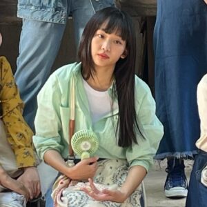 Jin Ki-joo Instagram - 너무 더워서 눈풀린거 아님