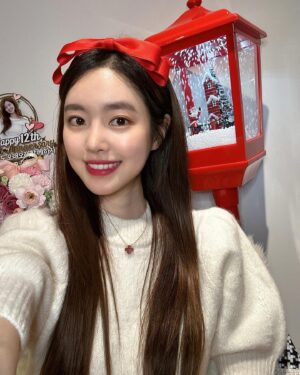 Jin Se-yeon Instagram - 🎄미리메리크리스마쑤🎄
⠀
⠀
크리스마스는 가족과 함께 😉
#어제넘즐거웠움🙈