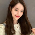 Jin Se-yeon Instagram - 머리 잘랐당 ⠀ 만족✨