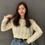 Jin Se-yeon Instagram - 머리 잘랐당 ⠀ 만족✨