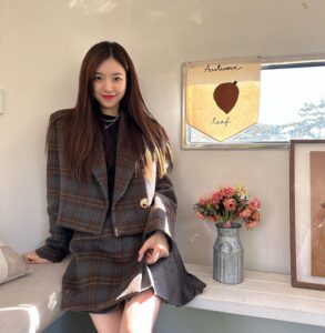 Jin Se-yeon Instagram - 🍁🍁🍁