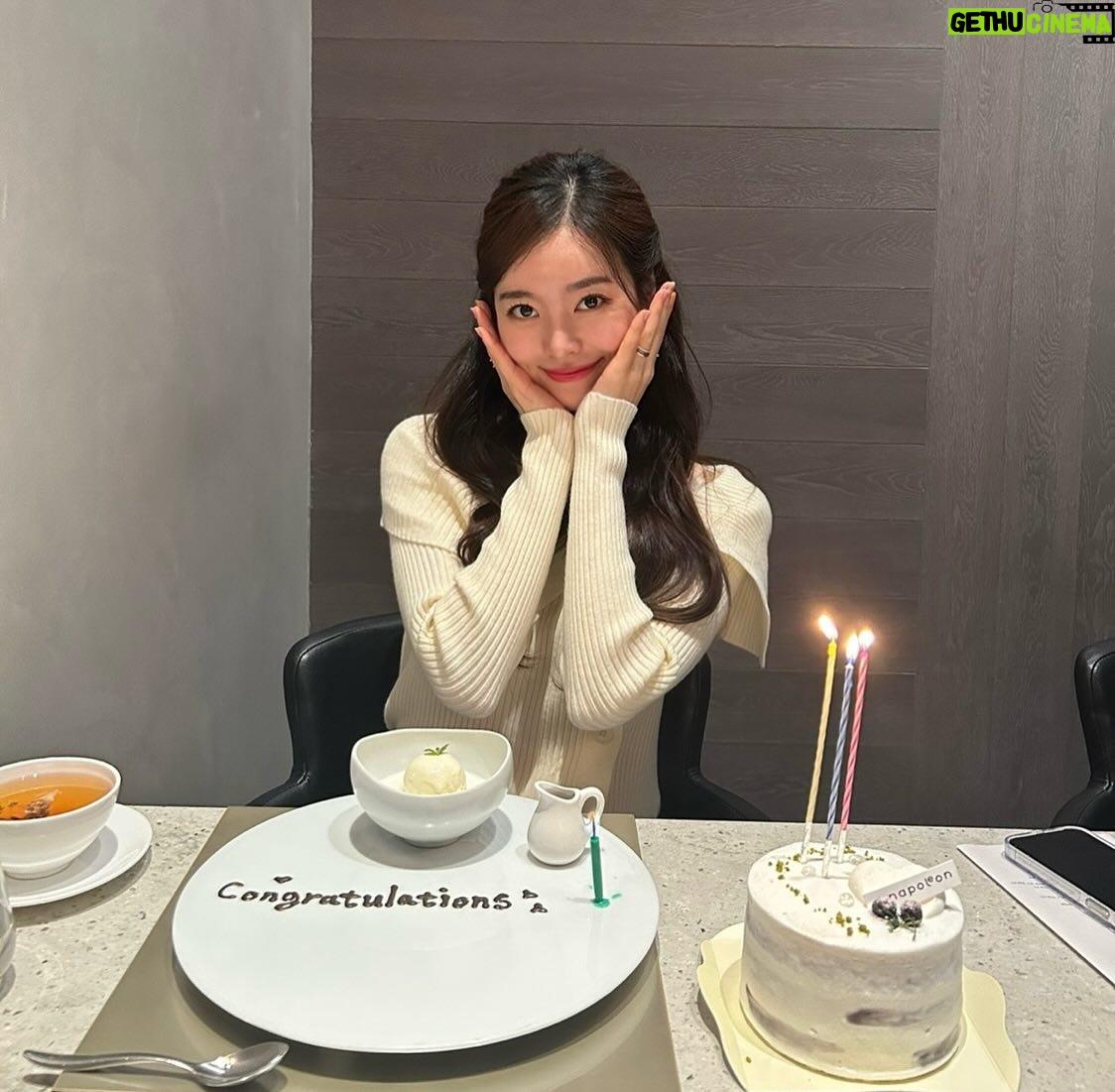 Jin Se-yeon Instagram - 늘 잊지않고 축하해주시는 팬 여러분들, 지인분들 너무너무 감사해용❣️🎂 ⠀ 짱짱 행복한 생일 보냈당😋 ⠀ THANK YOU SOOOO SOOO MUCH🫶 You made my day quite memorable🌹