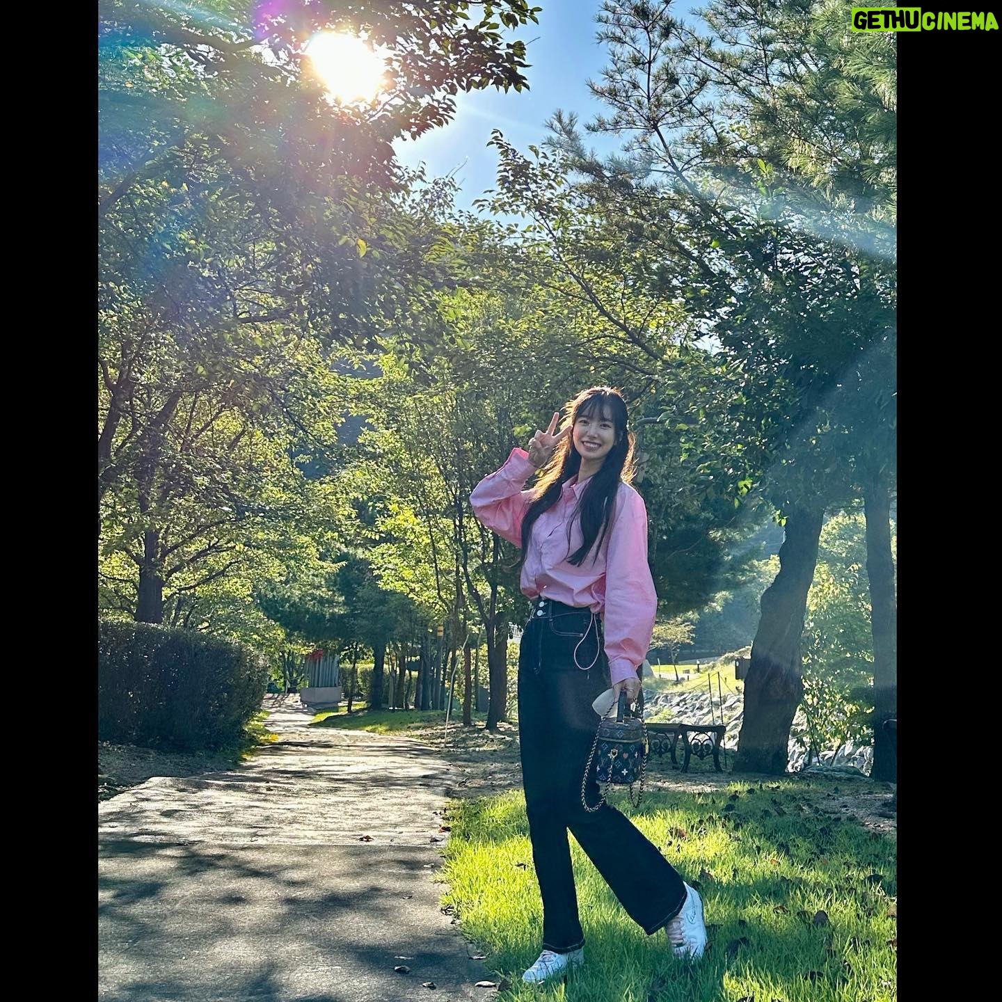 Jin Se-yeon Instagram - 즐겁고 행복하고 맛난 ⠀ 추석 보내세요🍂🍁