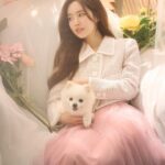 Jin Se-yeon Instagram - ⠀ #헤이마리 #헤이마리5월호 ⠀ 레오와 예쁜 추억 만들었어요🐶❣️